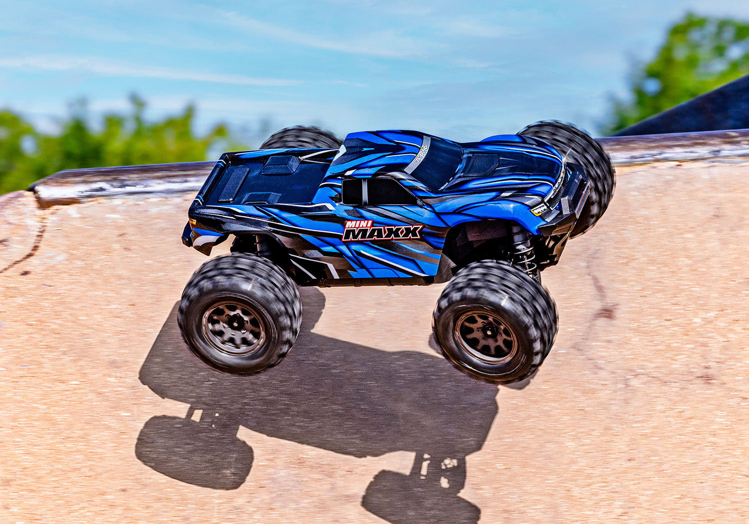 Traxxas Mini Maxx Bl-2S 1/10 RTR 4WD Monster Truck