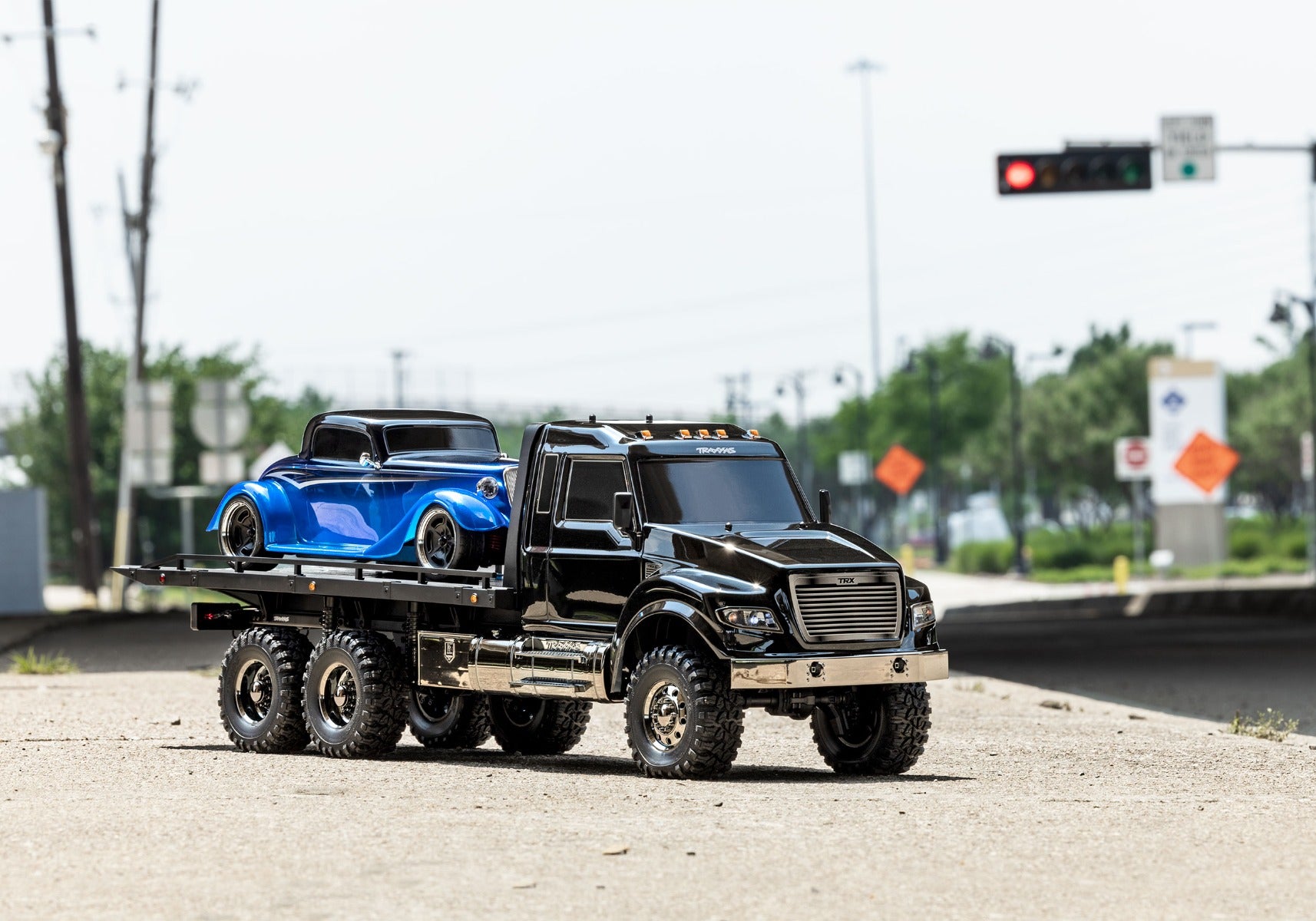 Traxxas TRX-6 RTR Ultimate RC Hauler Flatbed Tow Truck *Archived